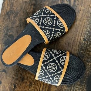 Tory Burch T monogram size 8.5